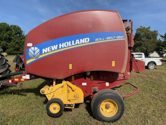 2016 New Holland Pro-Belt 450 Equipment Image0