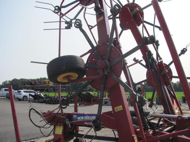 Image of New Holland ProTed 3625 equipment image 4