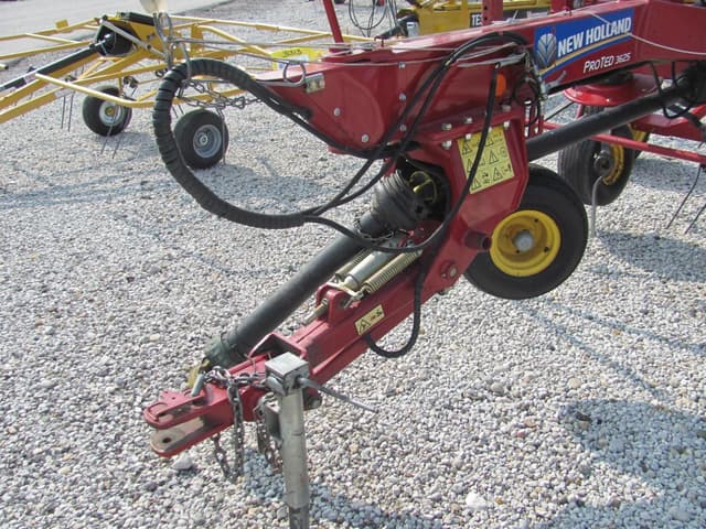 Image of New Holland ProTed 3625 equipment image 2