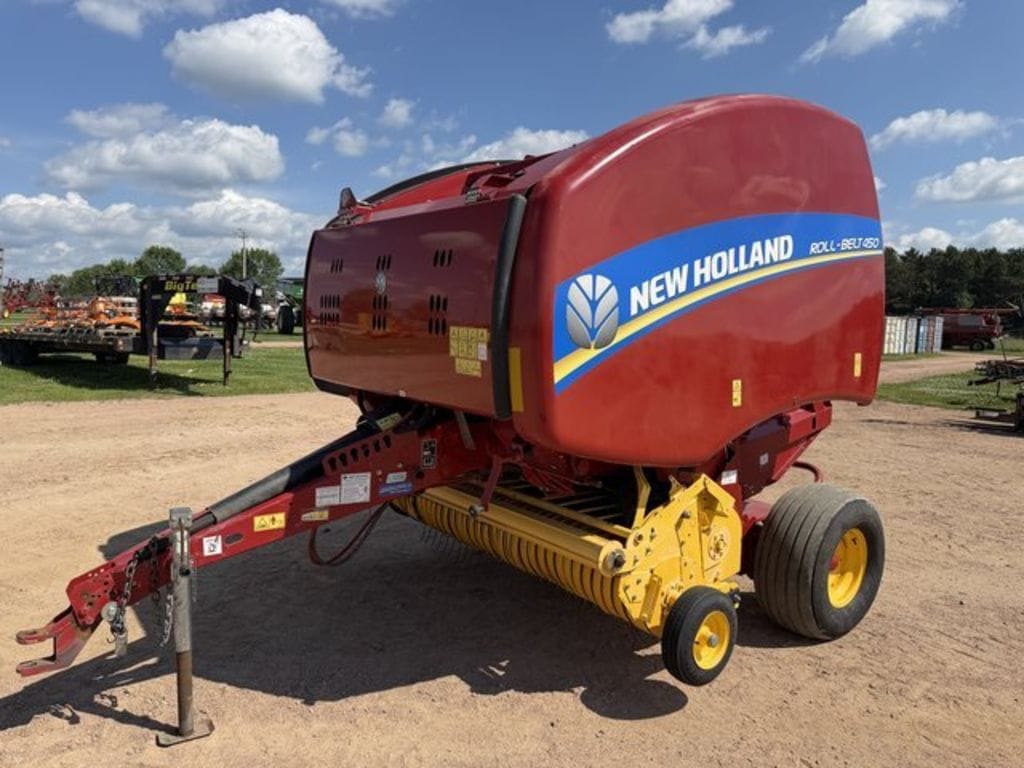 2016 New Holland RB450 Equipment Image0