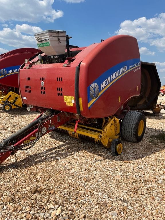2016 New Holland RB450 Equipment Image0