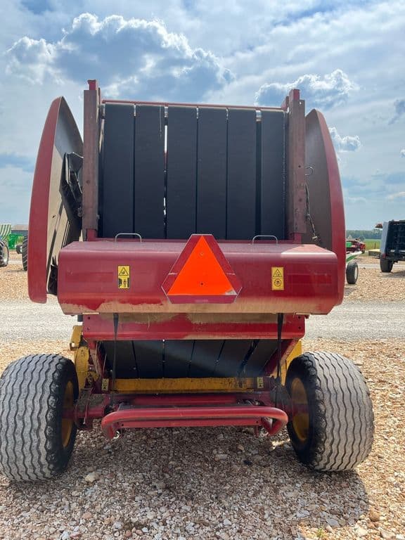 Image of New Holland RB450 equipment image 4