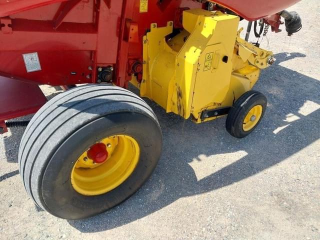 Image of New Holland RB450 equipment image 4