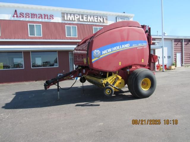 Image of New Holland RB560 equipment image 2