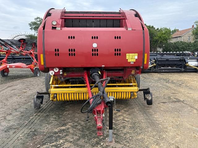 Image of New Holland RB560 Specialty Crop equipment image 1