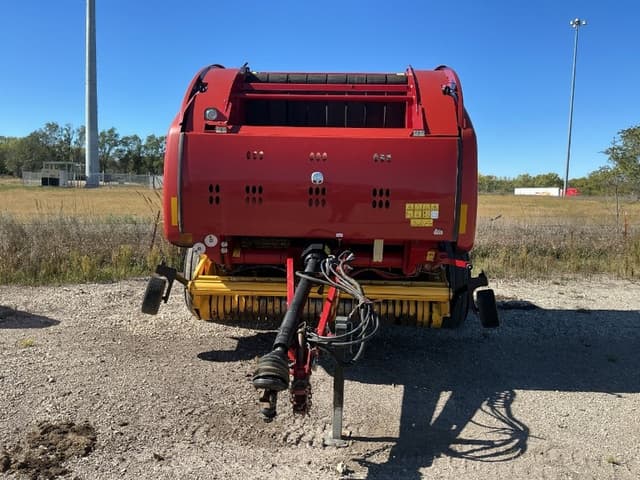Image of New Holland RB560 Specialty Crop equipment image 1