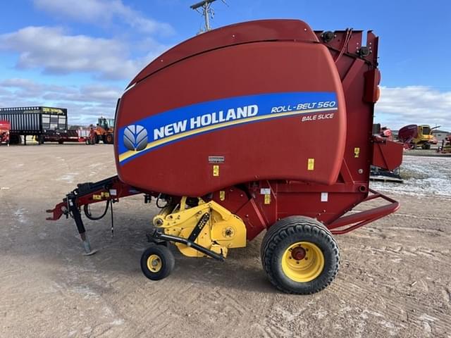 Image of New Holland RB560 equipment image 3