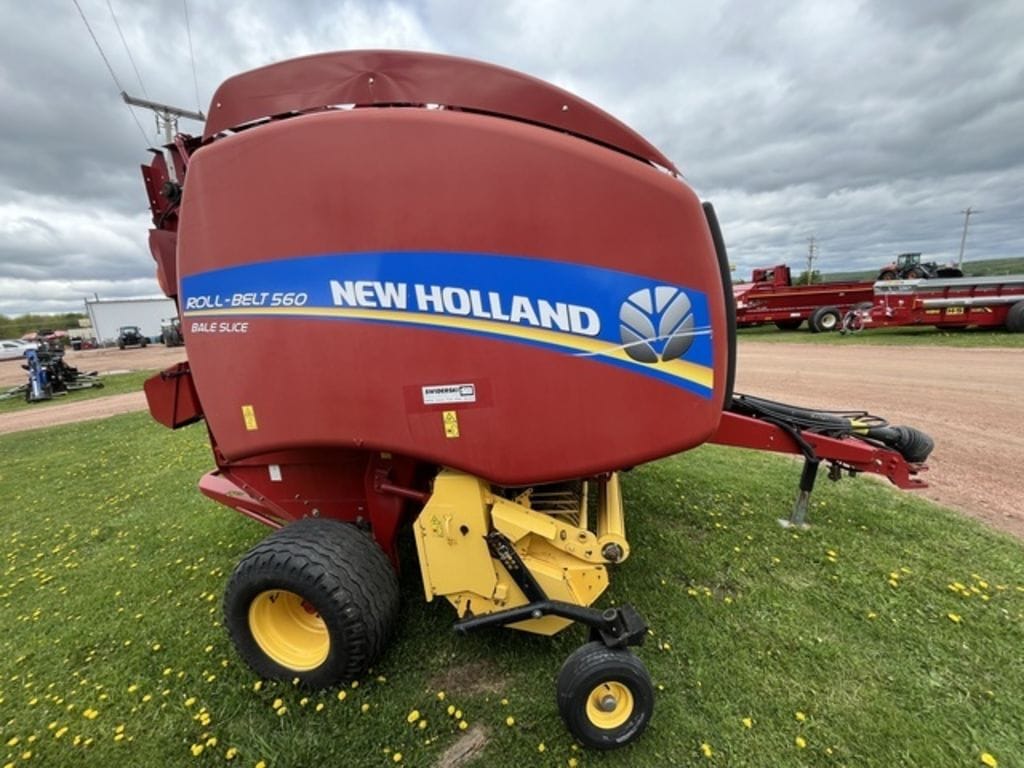 2016 New Holland RB560 Bale Slice Equipment Image0