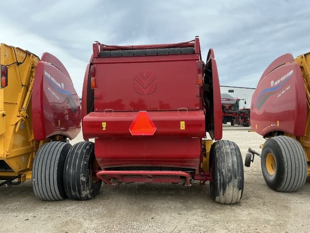 Image of New Holland RB560 equipment image 4