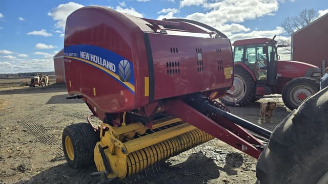 Image of New Holland RB450 CropCutter equipment image 4