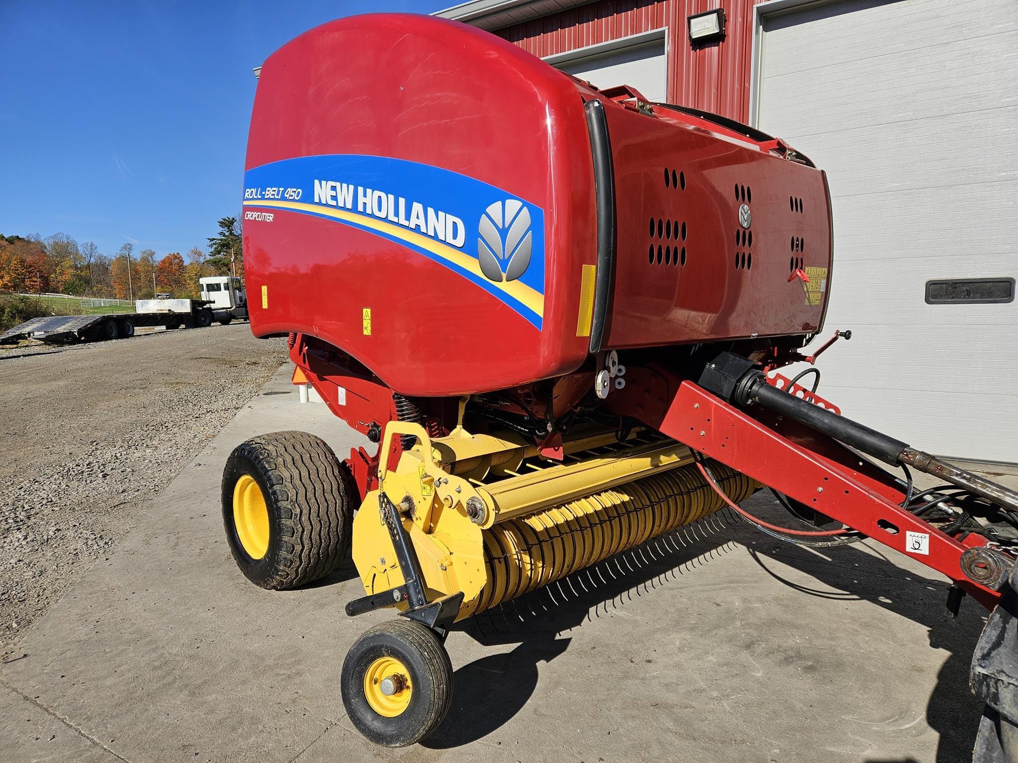 2016 New Holland RB450 CropCutter Equipment Image0