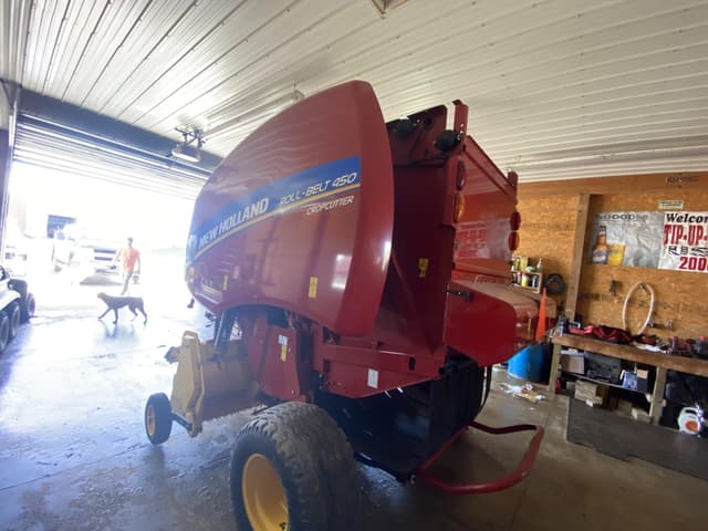 Image of New Holland RB450 equipment image 3