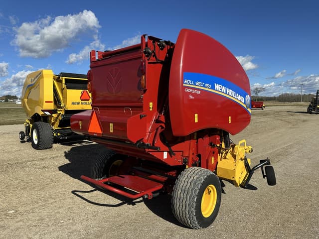 Image of New Holland RB450 CropCutter equipment image 4