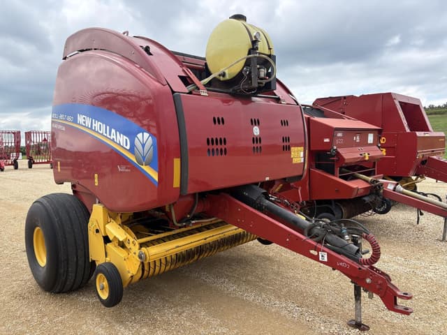 Image of New Holland RB460 equipment image 2