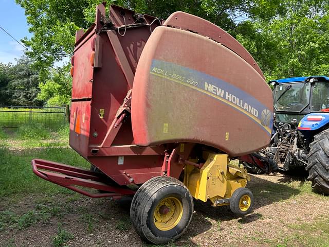 Image of New Holland 460 equipment image 3