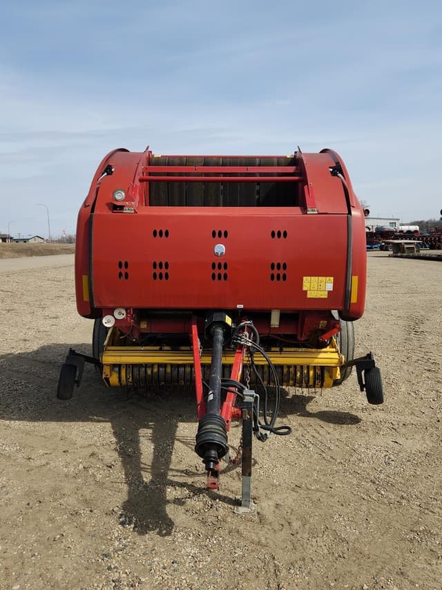 Image of New Holland RB560 equipment image 3