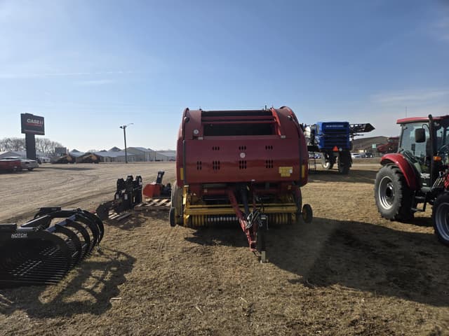 Image of New Holland RB560 equipment image 3