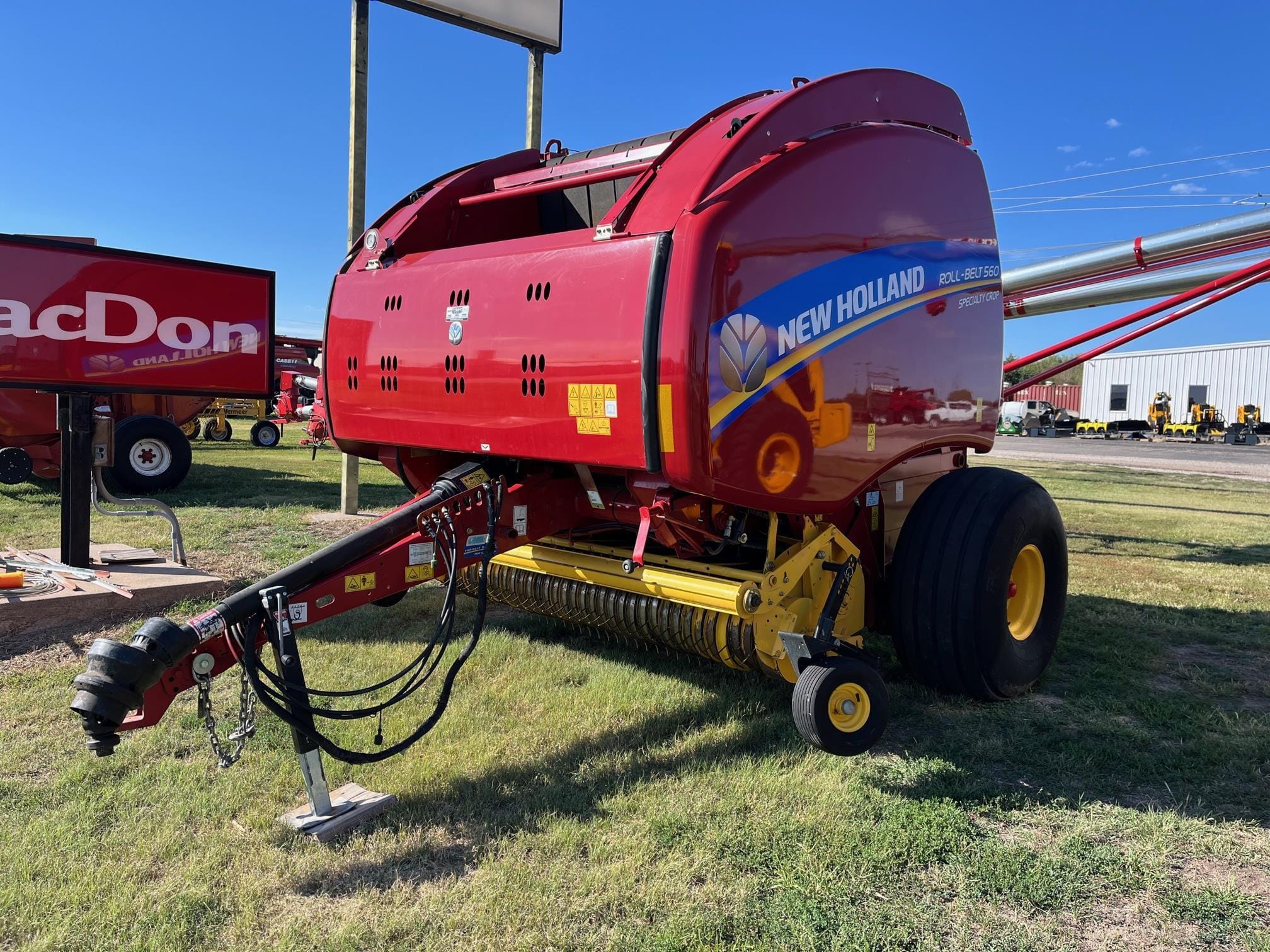 2016 New Holland RB560 Specialty Crop Equipment Image0