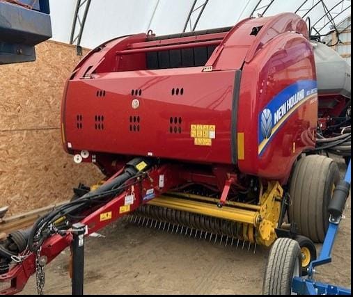 2016 New Holland RB560 Equipment Image0