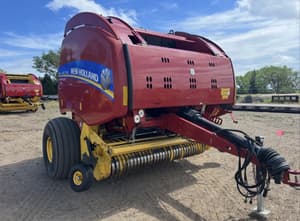 2016 New Holland RB560 Image