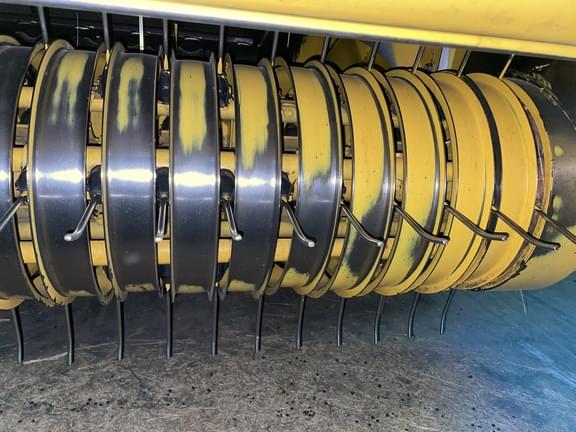 Image of New Holland RB560 Specialty Crop equipment image 4
