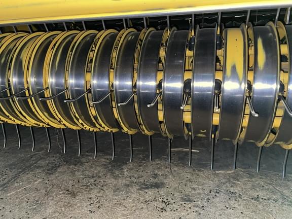 Image of New Holland RB560 Specialty Crop equipment image 4