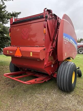 Image of New Holland RB560 Specialty Crop equipment image 3