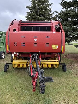 Image of New Holland RB560 Specialty Crop equipment image 1