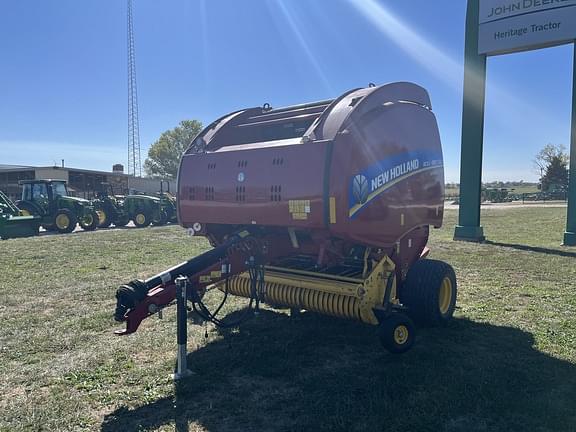 Image of New Holland RB560 Specialty Crop equipment image 1