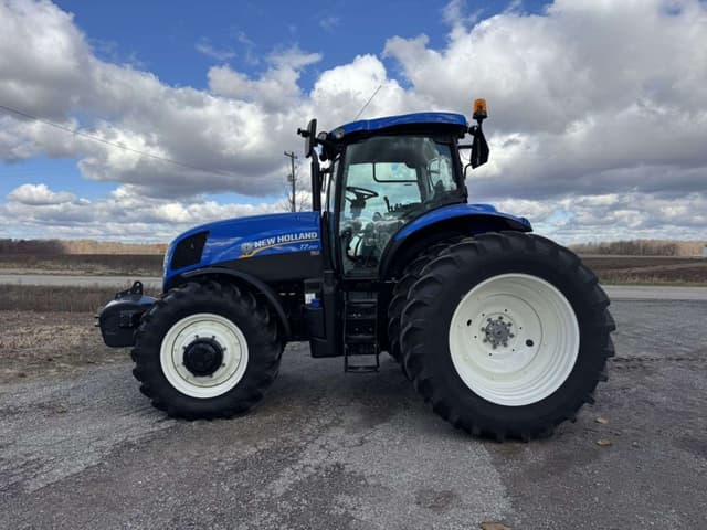 Image of New Holland T7.200 equipment image 2