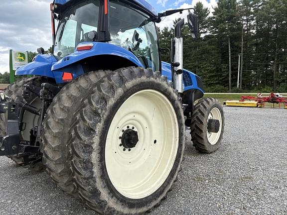 Image of New Holland T8.320 equipment image 2