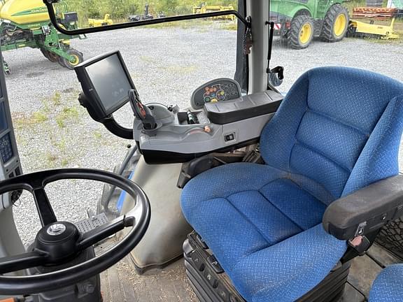 Image of New Holland T8.320 equipment image 4