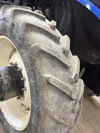 Image of New Holland T8.320 equipment image 3
