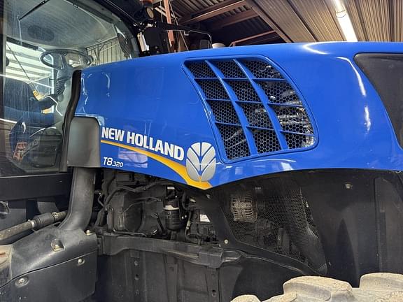 Image of New Holland T8.320 equipment image 2
