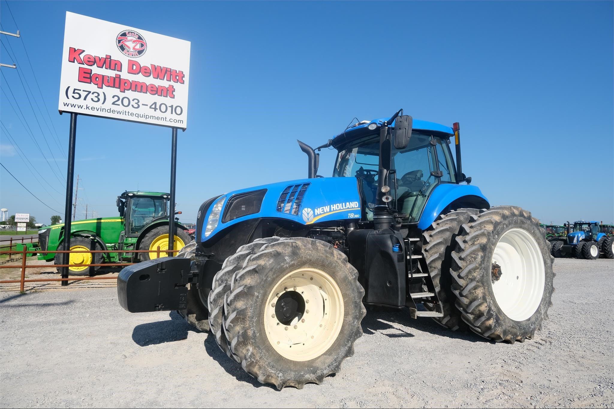 2016 New Holland T8.380 Equipment Image0