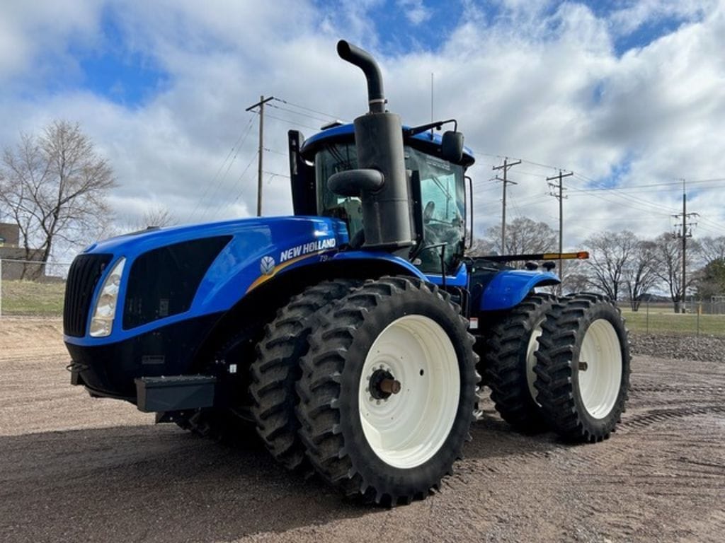 2016 New Holland T9.435 Equipment Image0