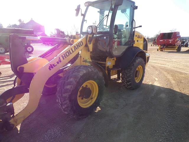 Image of New Holland W80C equipment image 3