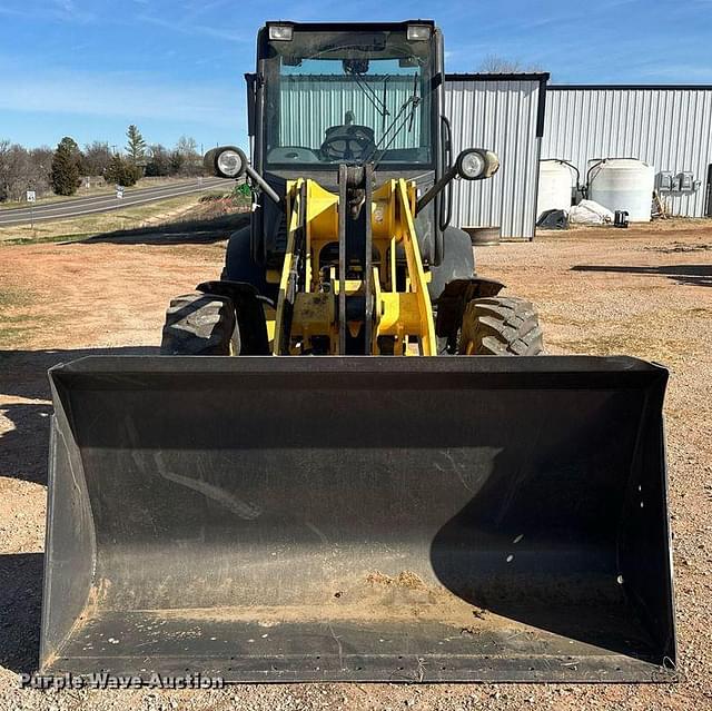 Image of New Holland W80C equipment image 1