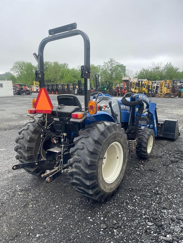 Image of New Holland Workmaster 33 equipment image 2