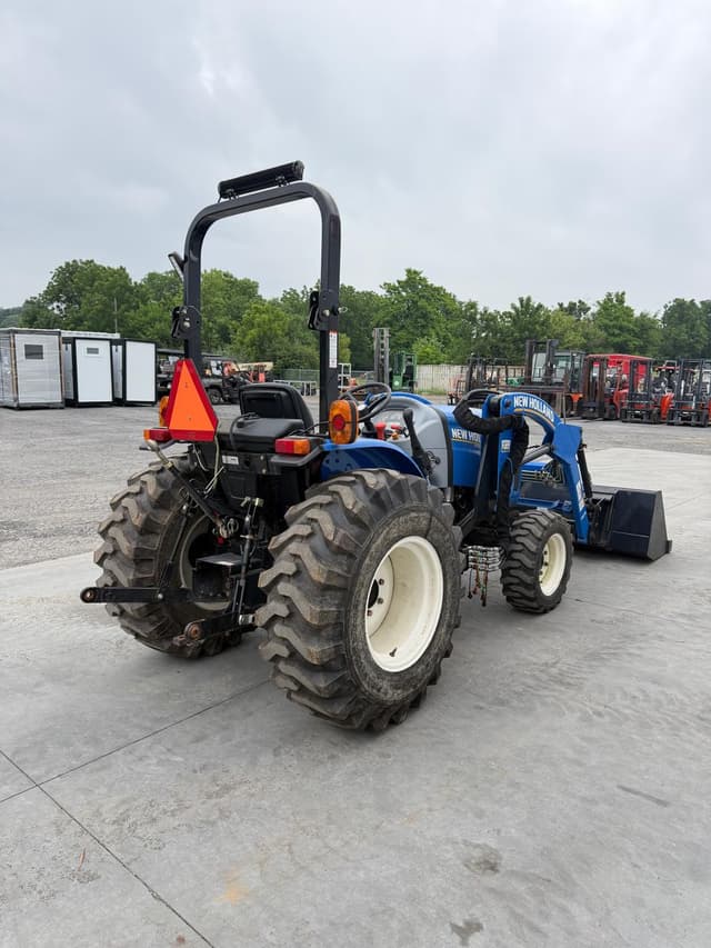 Image of New Holland Workmaster 33 equipment image 2