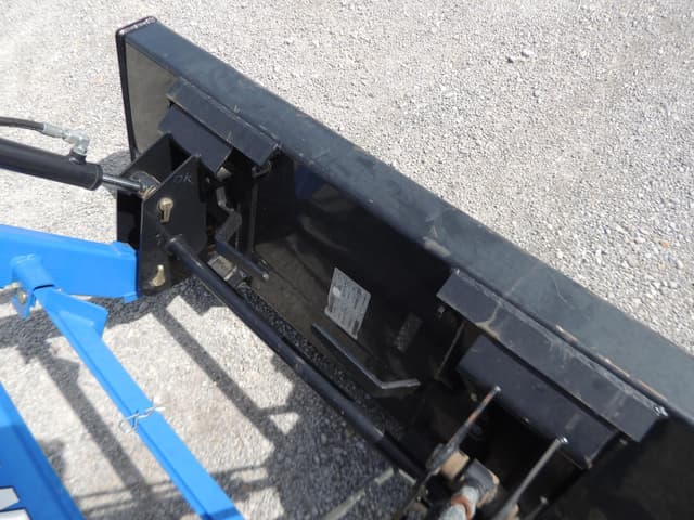 Image of New Holland Workmaster 33 equipment image 4