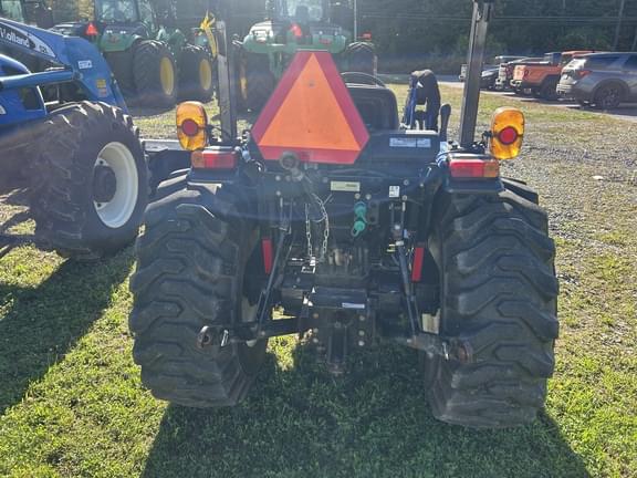 Image of New Holland Workmaster 33 equipment image 4