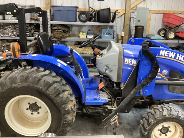 Image of New Holland Workmaster 33 equipment image 1