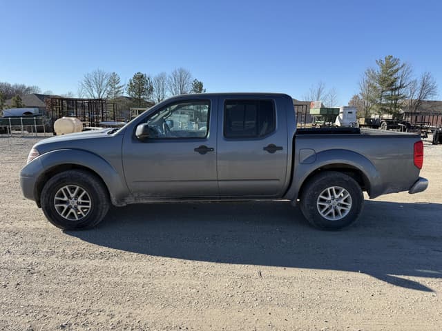 Image of Nissan Frontier equipment image 1