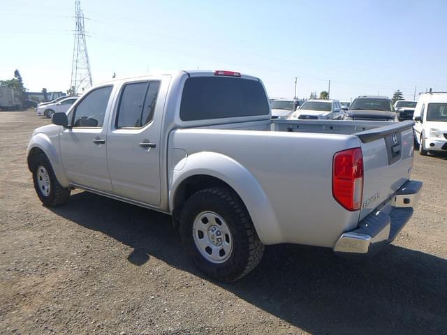 Image of Nissan Frontier equipment image 3