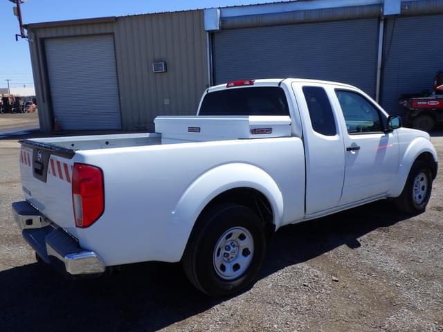 Image of Nissan Frontier equipment image 2