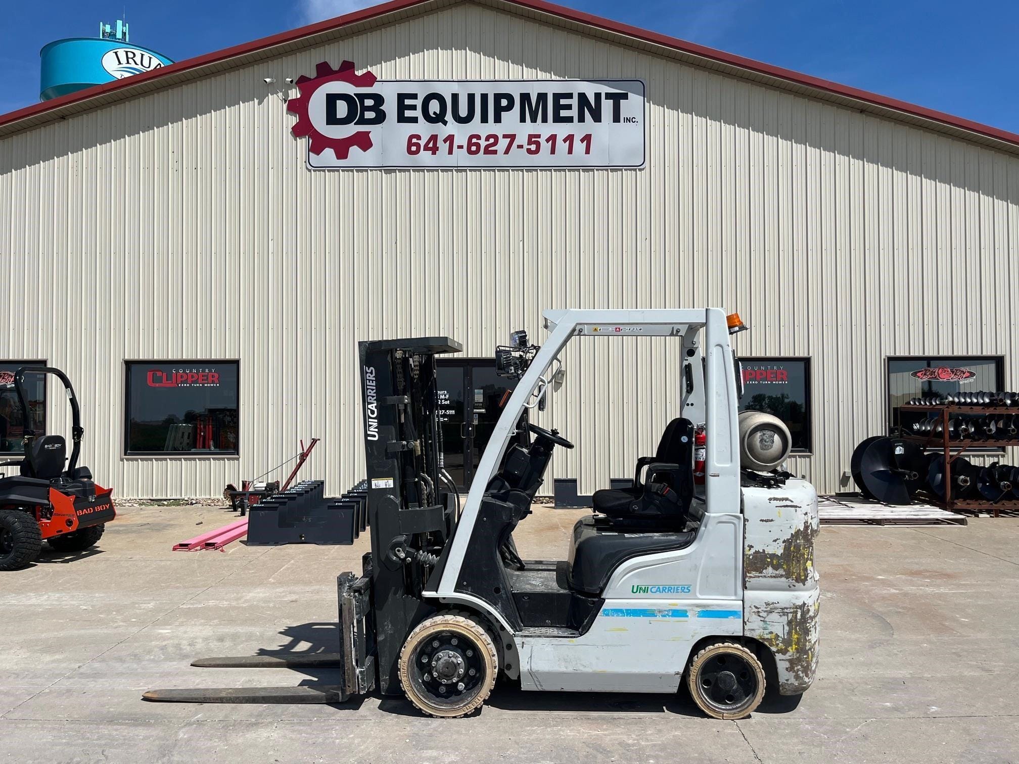 2016 Nissan MCUG1F2F30LV Equipment Image0