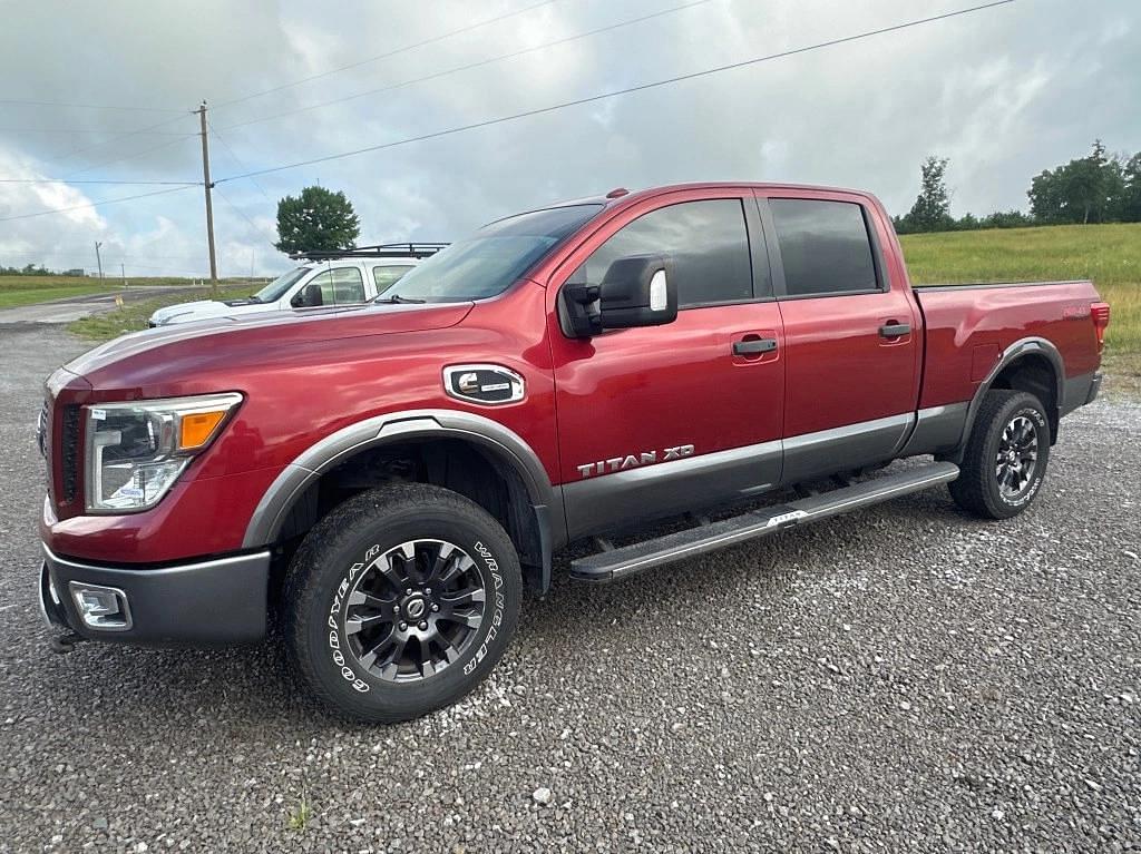 Image of Nissan Titan Primary image