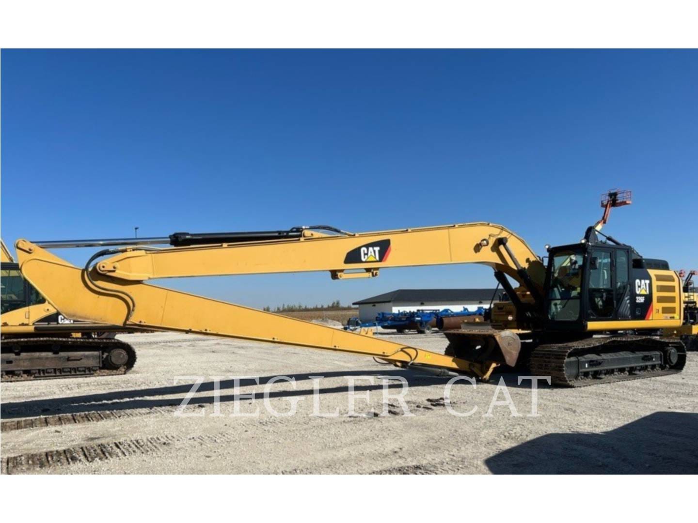 2016 Caterpillar 326FL Equipment Image0