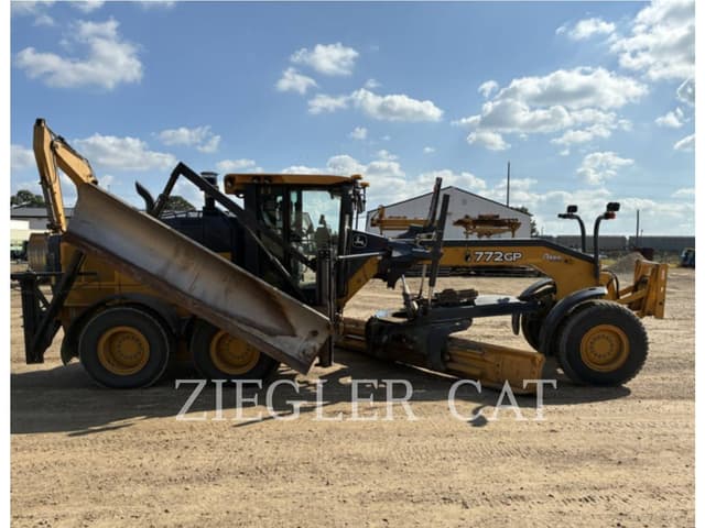 Image of John Deere 772GP equipment image 1